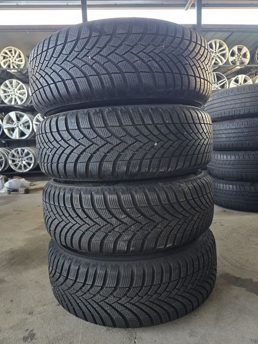 4 Броя 215/65/16 Semperit 2x8,5mm 2x8,2mm 22dot