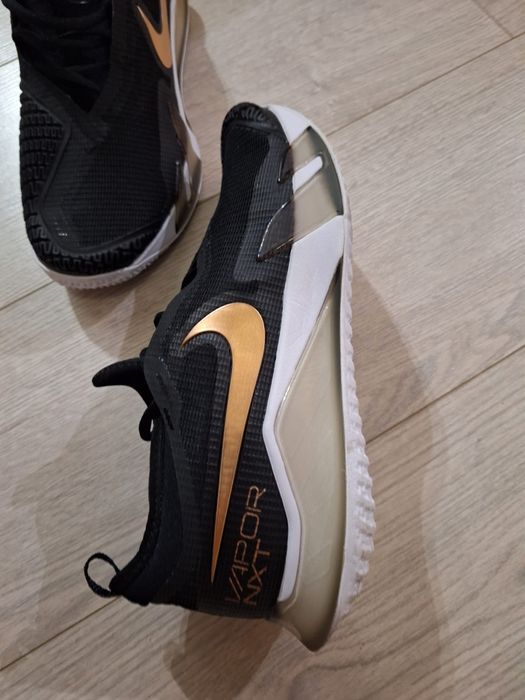 De vanzare adidasi nike