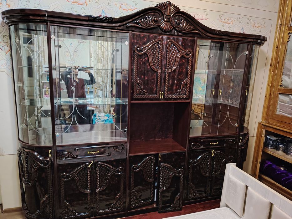 Стенка сотилади Лиза