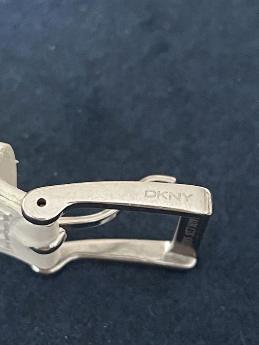 CEAS DKNY (curea din piele alba)