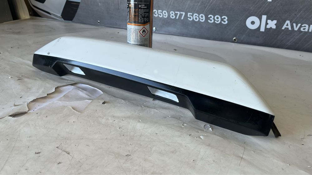 Задна лайстна над регистрационна табела Ford Transit Coustom 2018