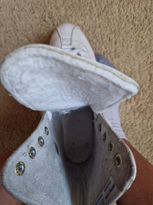 Продам фигурные коньки женские