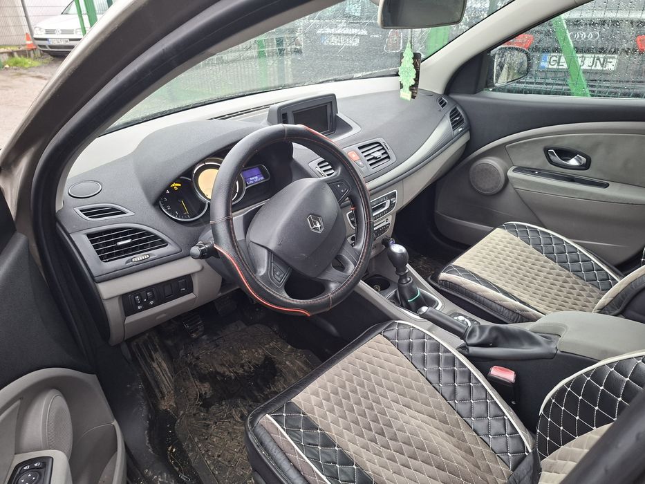 Renault megane 1.5 dci 110cp model 2011  1990E