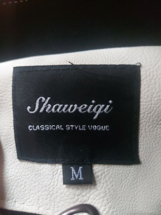 кожанка бело-красная