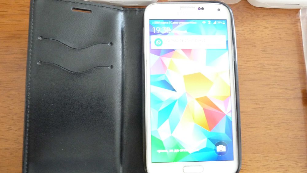 Samsung Galaxy S5 в комплект с аксесоари