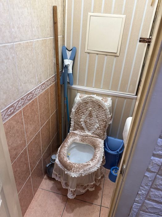 Продается Мирзо-Улугбекский район 2-х комквартира, переделанная в 3-х