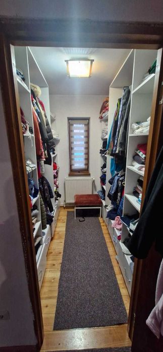 Vand casa Bucsoaia sau schimb