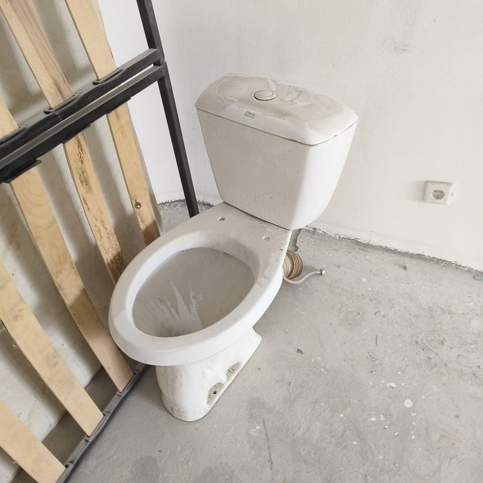 Унитаз б/у в хорошо состояний