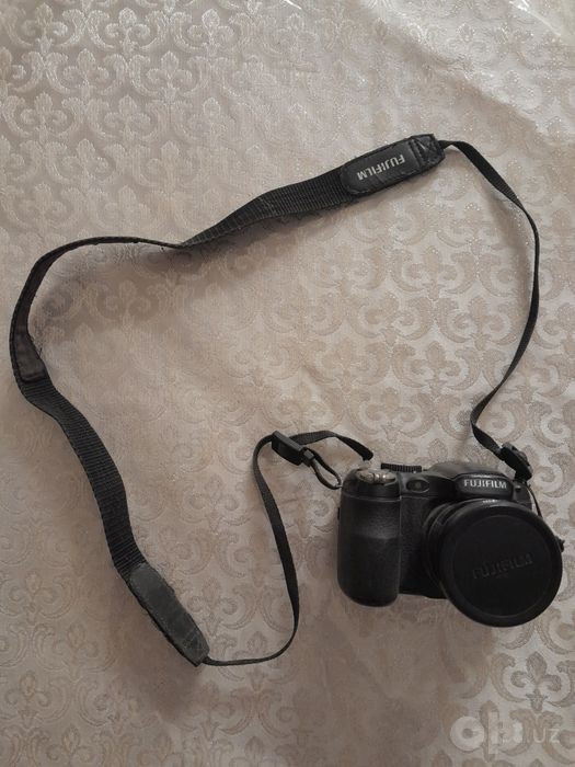 Kamera fujifilm, batareka va xotira kartasi yo‘q