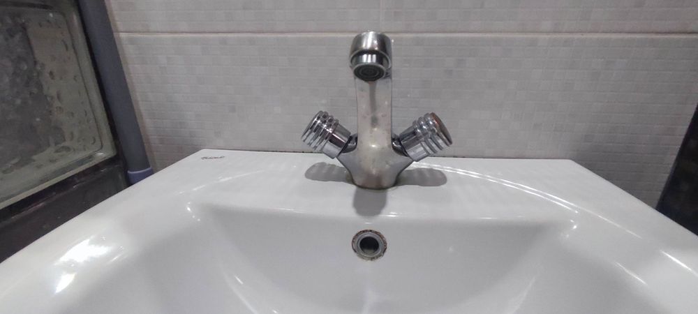 Мивки за баня със смесители