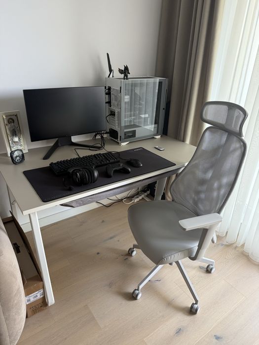 Vând set birou și scaun gaming IKEA (HUVUDSPELARE + MATCHSPEL)