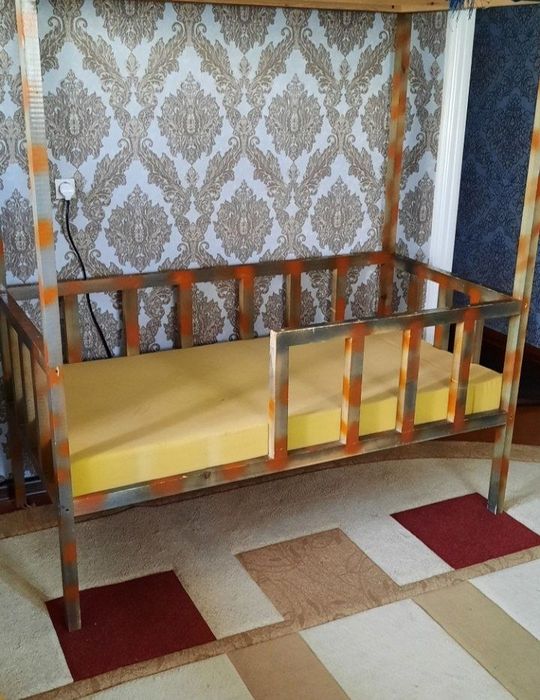 Кроватка домик детская