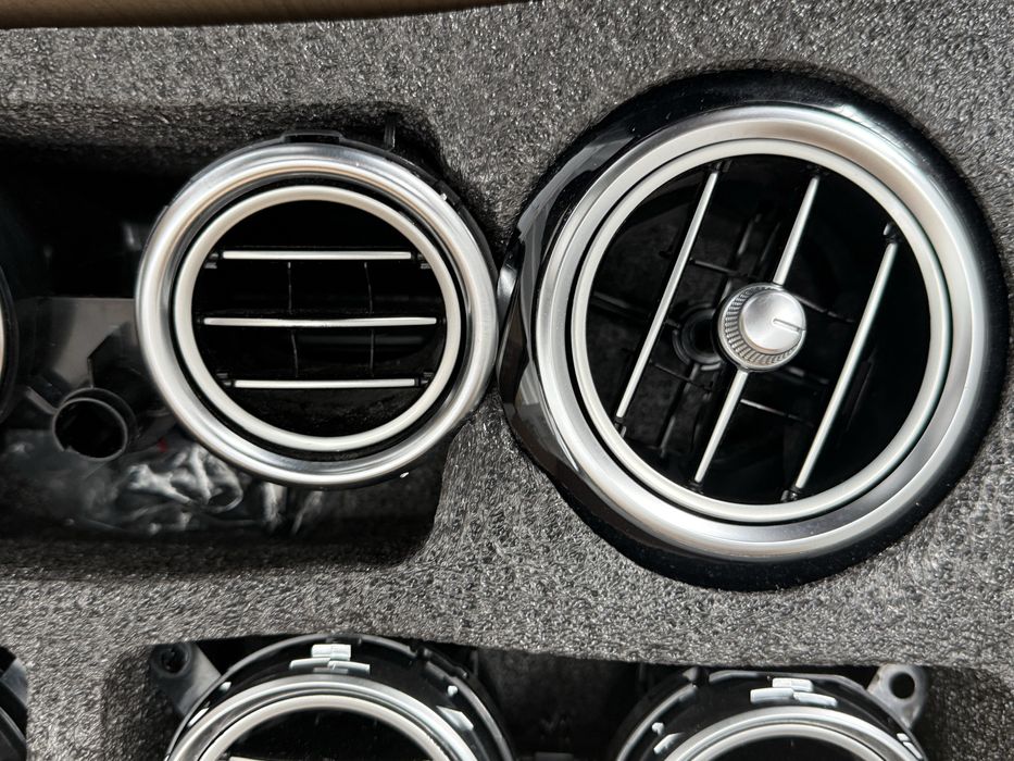 Розетки/Въздуховоди Mercedes W213 E-class