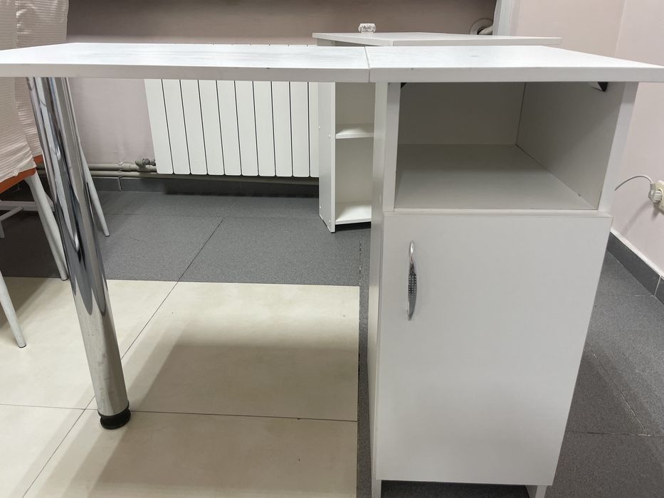 Маникюрный стол, маникюрные столики