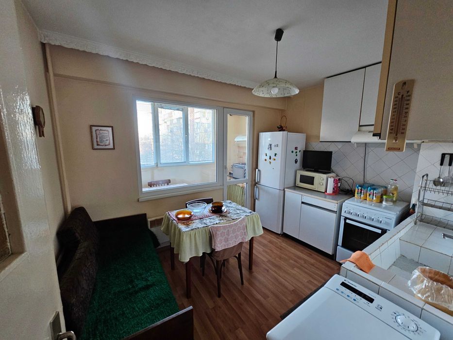 Тристаен Апартамент - Русе/Чародейка - Юг