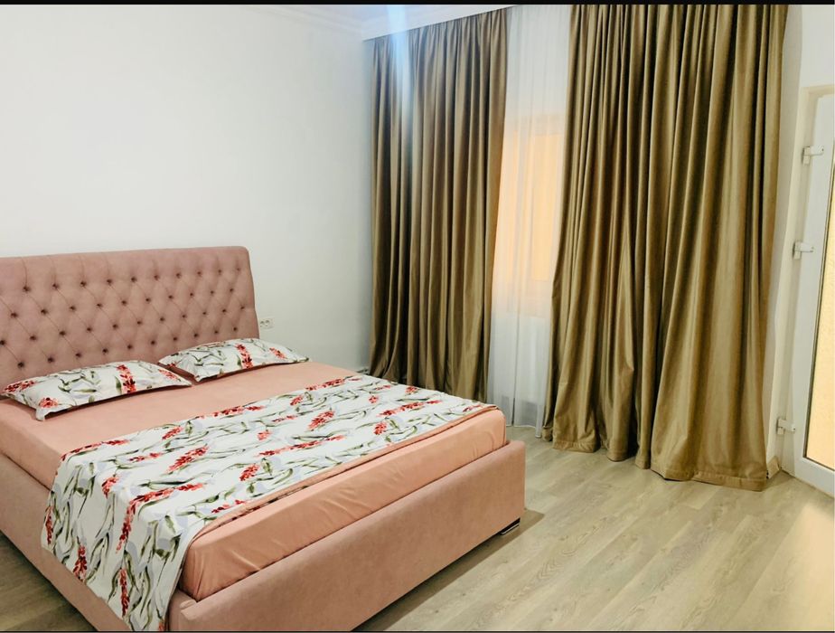 Vand casa zona centrala