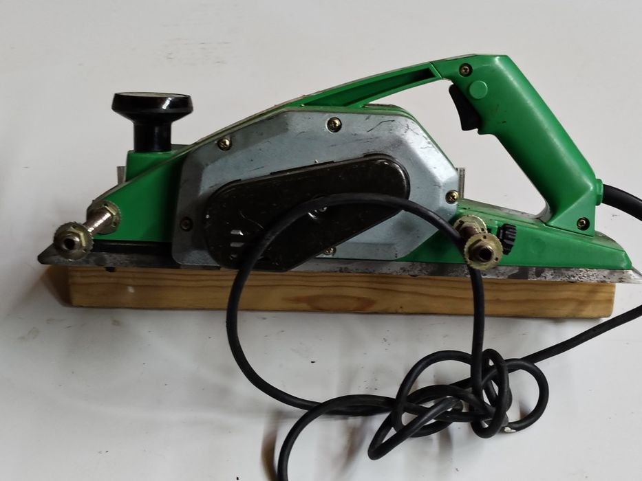Rindea electrica HITACHI PLANER