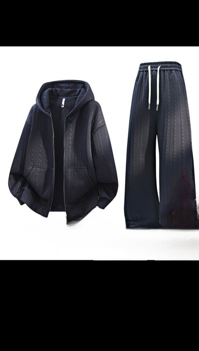 Продам  новый тёплый костюм