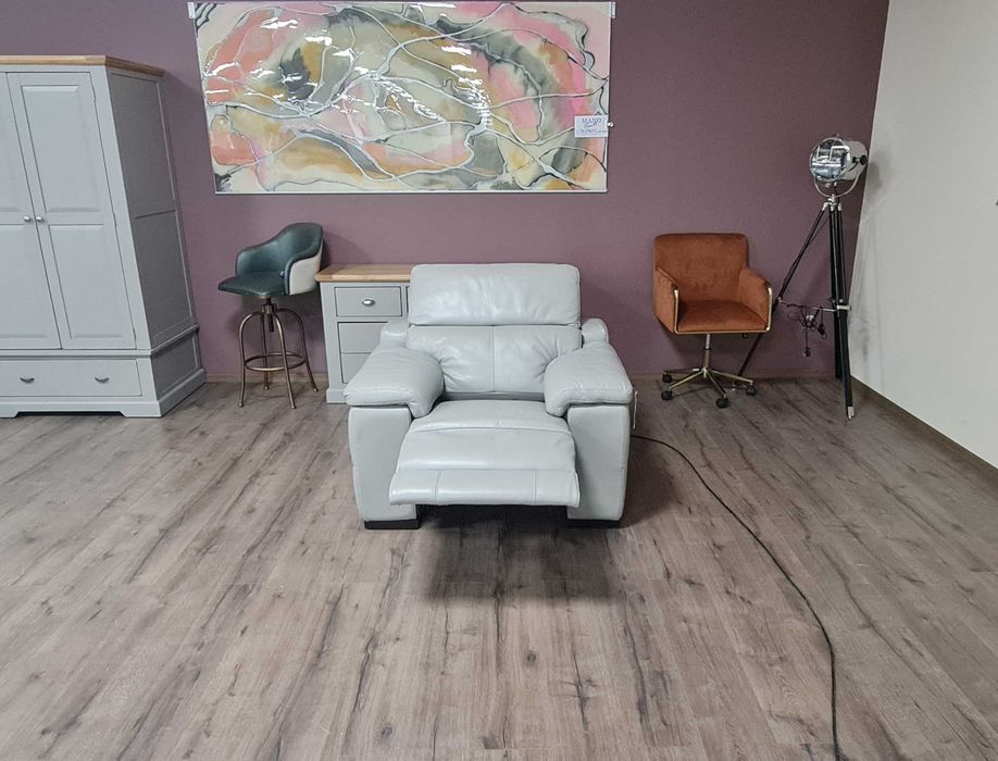 Сив кожен фотьойл с електрически релаксиращ механизъм