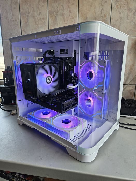 Unitate PC Gaming i7 10700 video 8GB RX 6650XT 16GB RAM SSD