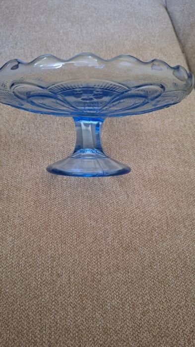 Продавам нови  стъклени декоративни чинии и фруктиера