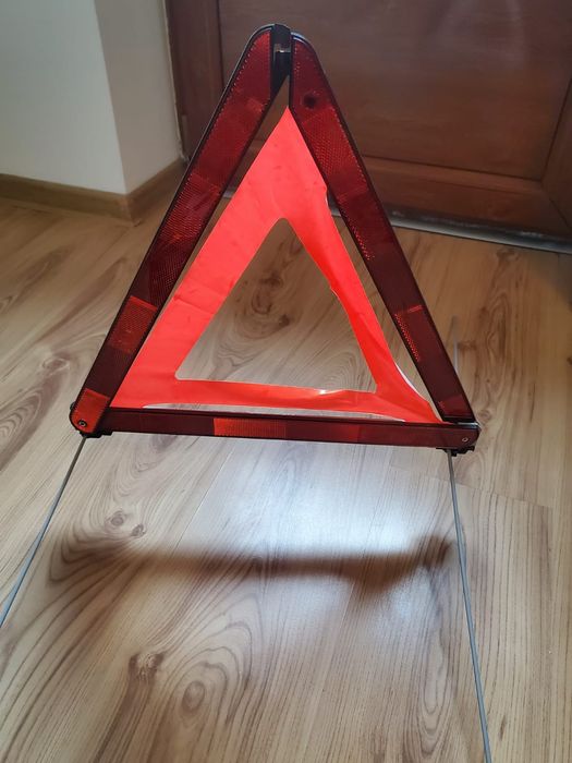 Triunghi refectorizant auto,nou.