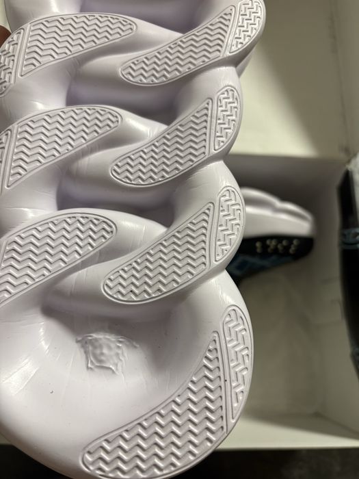 Versace chain reaction