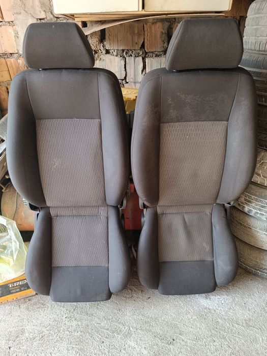 Сидения на Форд.