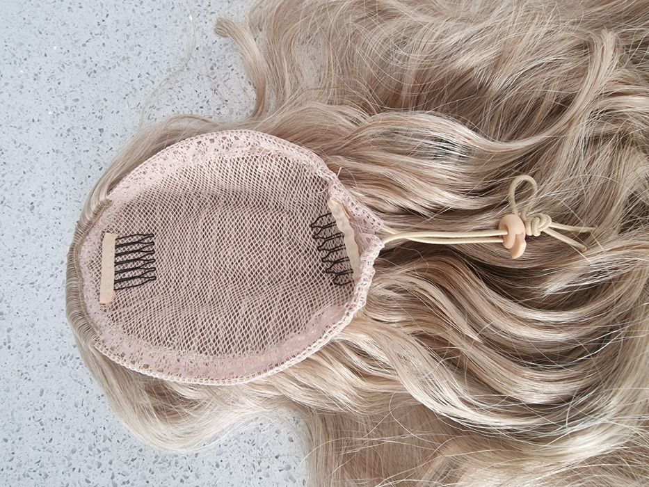 Нова синтетична опашка за коса на мрежа