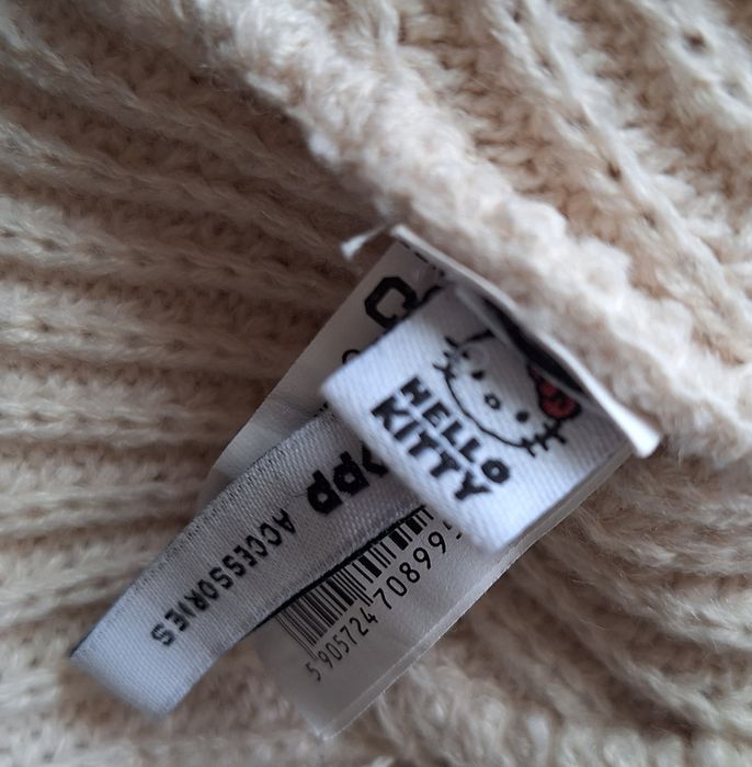 Шапка на Hello Kitty от Cropp