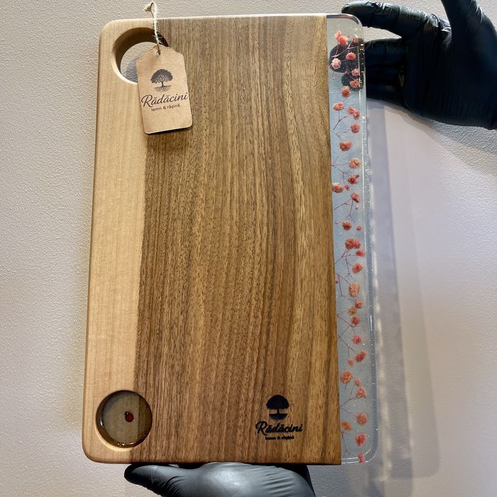 Realizez platouri din lemn masiv+rășină