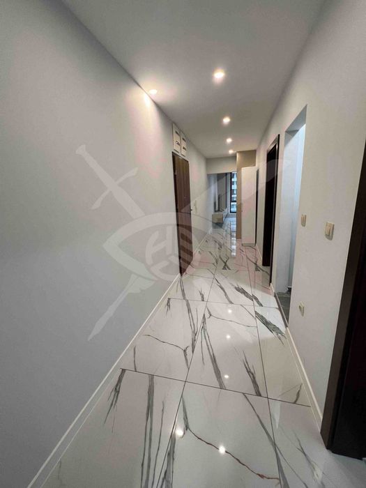 Продава се Тристаен апартамент в Варна, Трошево - 125 кв.м за 2400 €/кв.м - Снимка #7