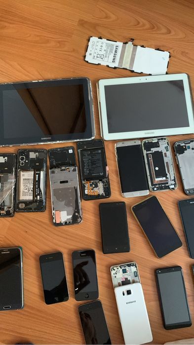 Telefoane ,tablete pentru piese sau reparat