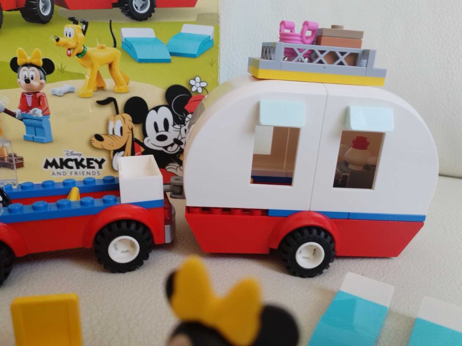Lego и Playmobil Country