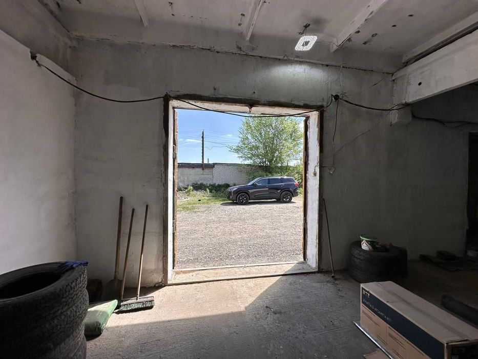В продаже гараж на КШТ 144м2