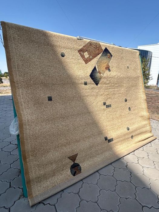 Продам ковер, в отличном состоянии, качественные