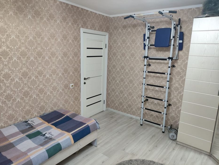 Продам 4-х комн. квартиру в центре города