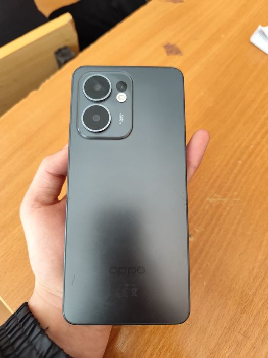Продам новый оппо 13 ф