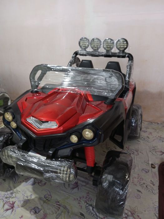 Detskiy mashinka Baggi 4×4