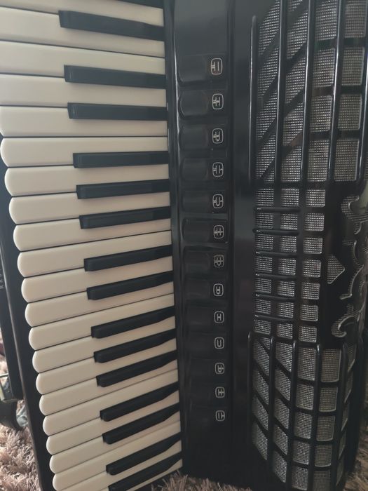 Acordeon Bugari Armando 2+2