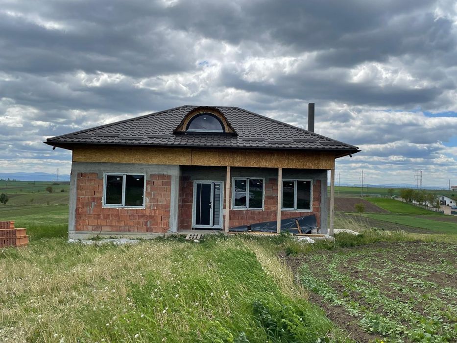 Casa Ipotesti 8 ari de teren