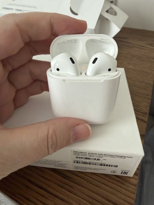 Apple Watch series 4 и 2 Air pods