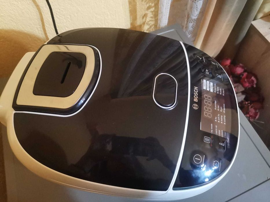 Мултикукър Bosch MUC11W12