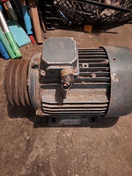 Продавам ел. двигатели