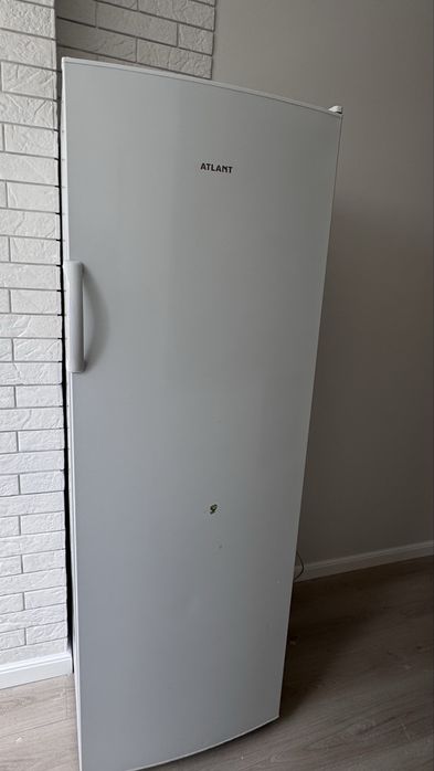 Продам Морозильник вертикальный