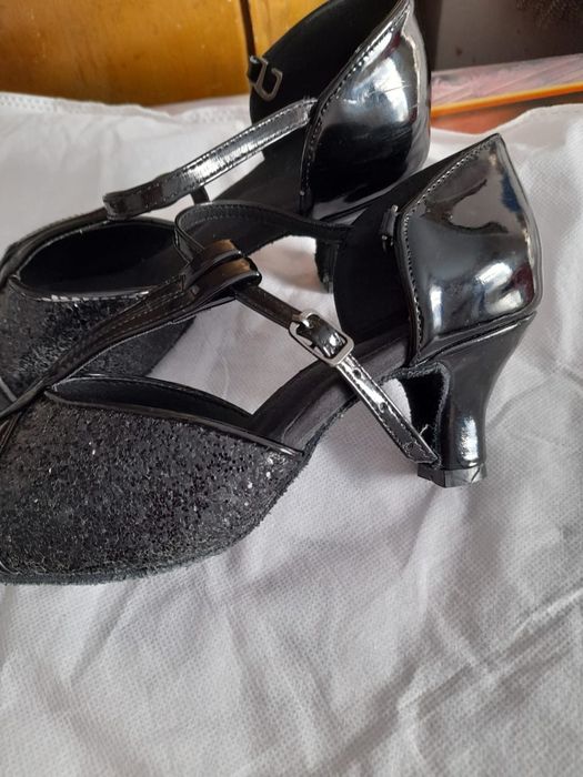 Обувь для танцев