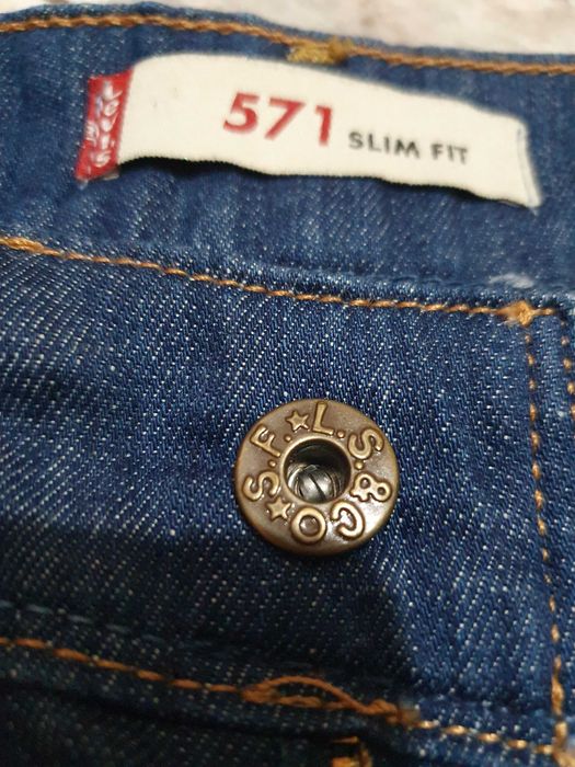 Blugi Levi s superbi