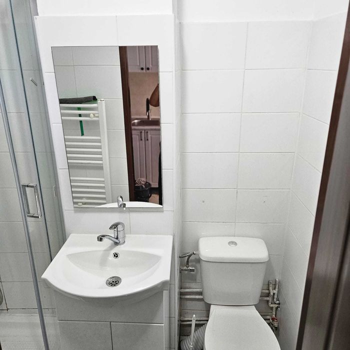 Inchiriez garsoniera zona Racadau