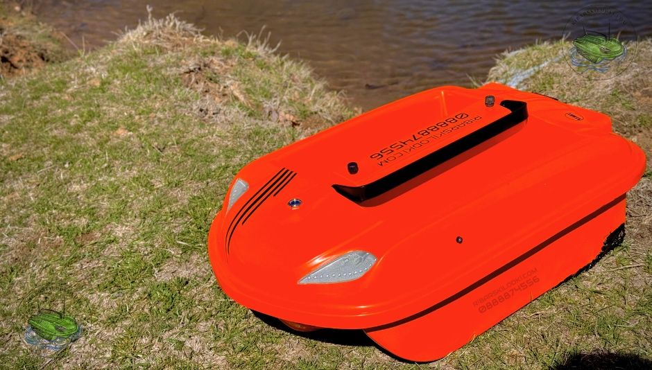 Лодка за захранка COBRA с 3 години гаранция