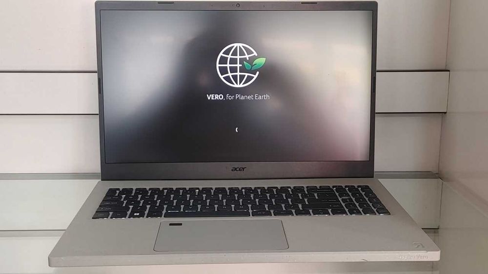Acer Vero 15.6 FHD i5-1335U 8/256gb (yangidek)